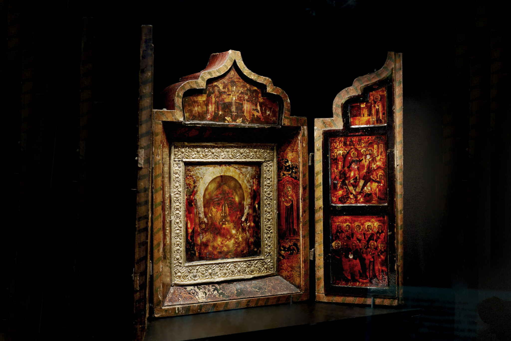 jesusbild målad på trä