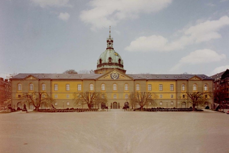 1969 hade armémuseum en delvis gul fasad